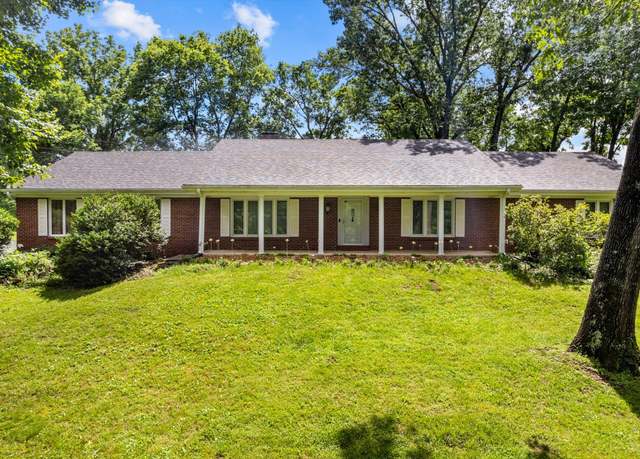 Property at 2538 E Wildwood Rd, Springfield, MO 65804, 3 beds, 2.5 baths