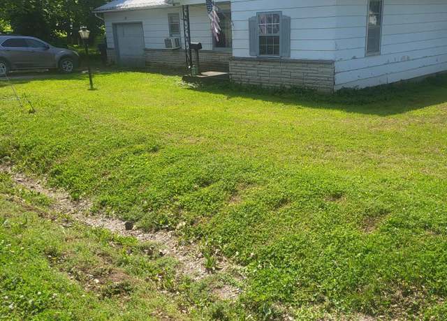 Property at 511 Garret St, Greenfield, MO 65661, 3 beds, 1 bath