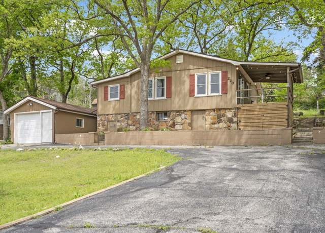 Property at 220 Chestnut St, Branson, MO 65616, 2 beds, 1.5 baths