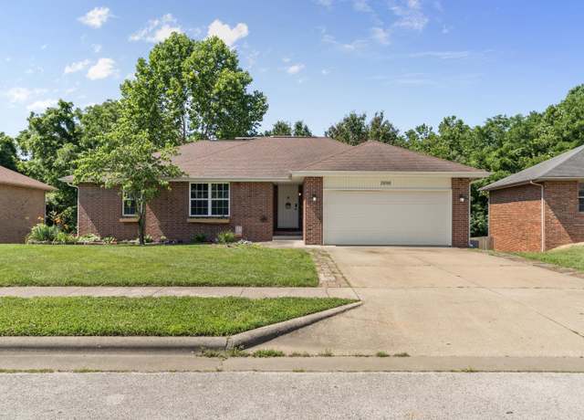 Property at 3898 W Parkridge Cir, Springfield, MO 65802, 3 beds, 3 baths