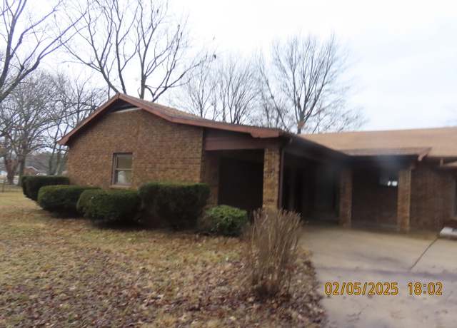 Property at 619 E Wilson St, Republic, MO 65738, 3 beds, 2.5 baths