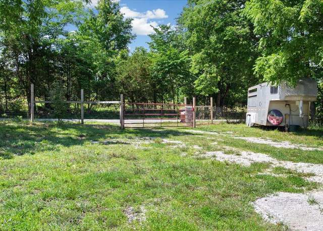 Property at 2073 E 515th Rd, Halfway, MO 65663, 1 bed, 1 bath