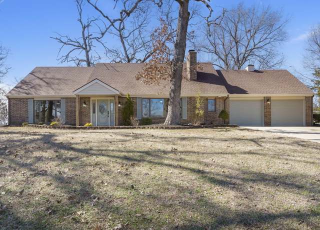 Property at 280 River Bluff Dr, Branson, MO 65616, 4 beds, 2.5 baths