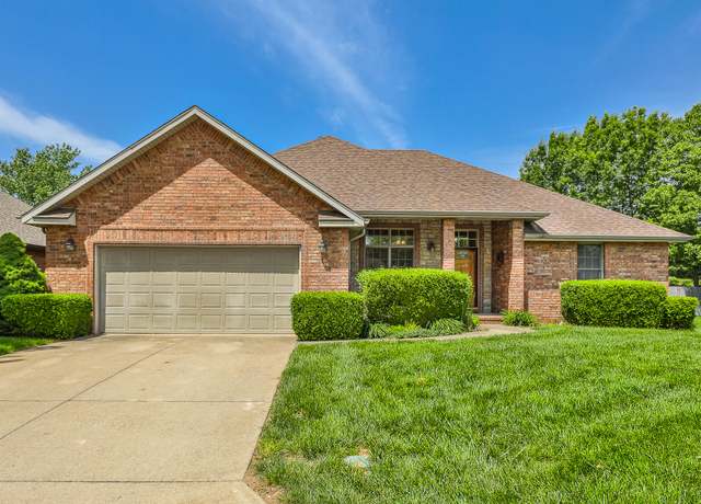 Property at 4509 S Shady Lane Ct, Springfield, MO 65810, 4 beds, 2 baths