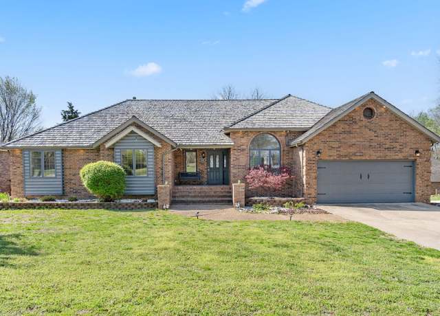 Property at 930 W Sherwood Dr, Springfield, MO 65810, 6 beds, 3 baths