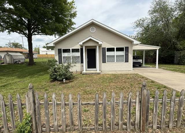 Property at 1319 W Jackson St, Bolivar, MO 65613, 2 beds, 1 bath