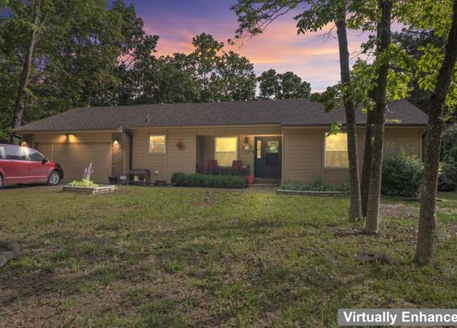 Property at 150 Meadow Ave, Branson, MO 65616, 2 beds, 2 baths