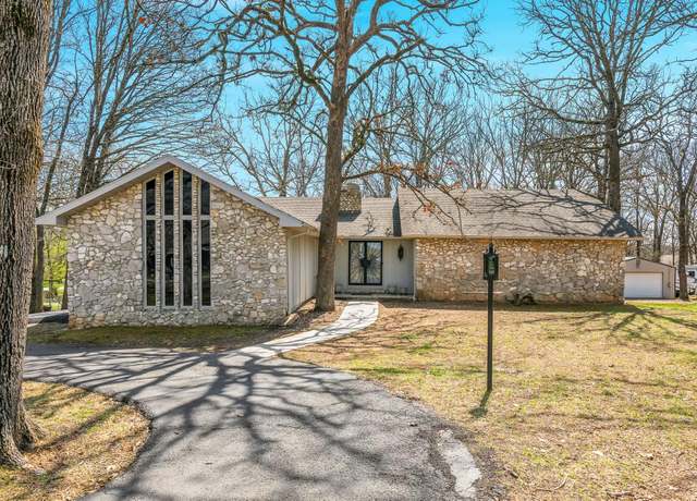 Property at 5336 E Riverview St, Springfield, MO 65809, 5 beds, 3 baths
