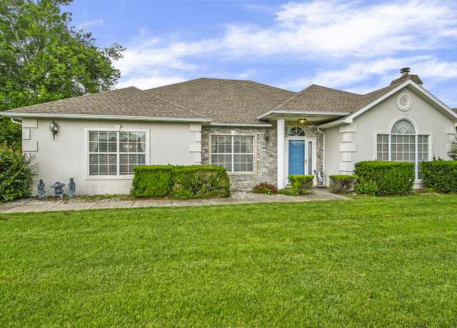 Property at 124 Trafalgar Ln, Branson, MO 65616, 3 beds, 2 baths