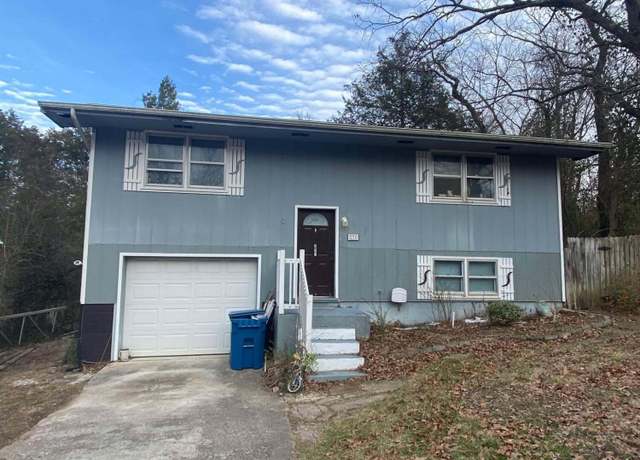 Property at 292 Rea St, Hollister, MO 65672, 3 beds, 1.5 baths