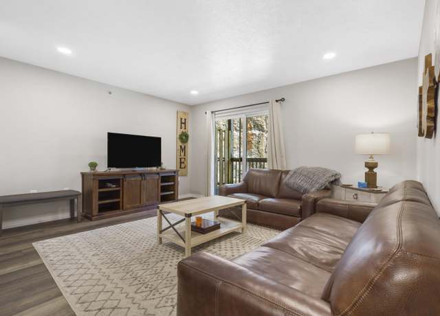 Property at 2964 Vineyards Pkwy #4, Branson, MO 65616, 3 beds, 2 baths