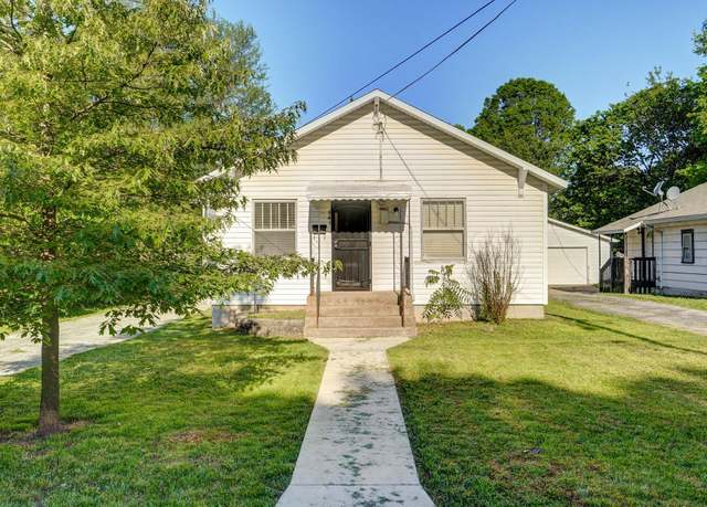 Property at 541 S Warren Ave, Springfield, MO 65806, 2 beds, 1.5 baths