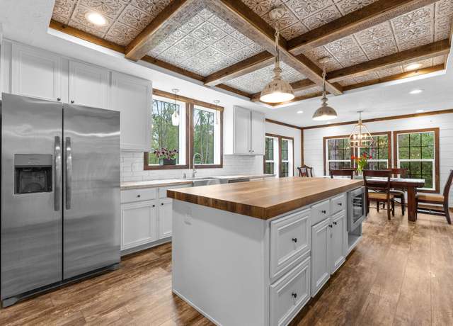 Property at 22008 Ice House Ln, Shell Knob, MO 65747, 4 beds, 3 baths