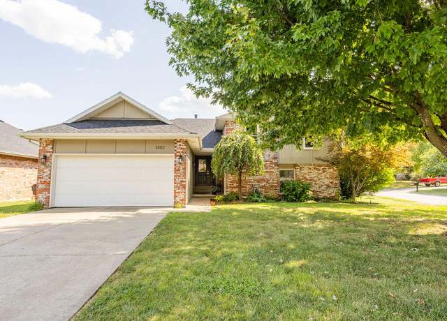 Property at 3882 W Edgewood St, Springfield, MO 65807, 4 beds, 3 baths