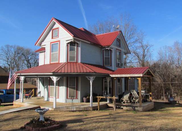 Property at 320 2nd St, Osceola, MO 64776, 4 beds, 1 bath