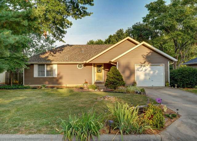 Property at 5649 S Pinehurst Ave, Springfield, MO 65810, 2 beds, 1.5 baths