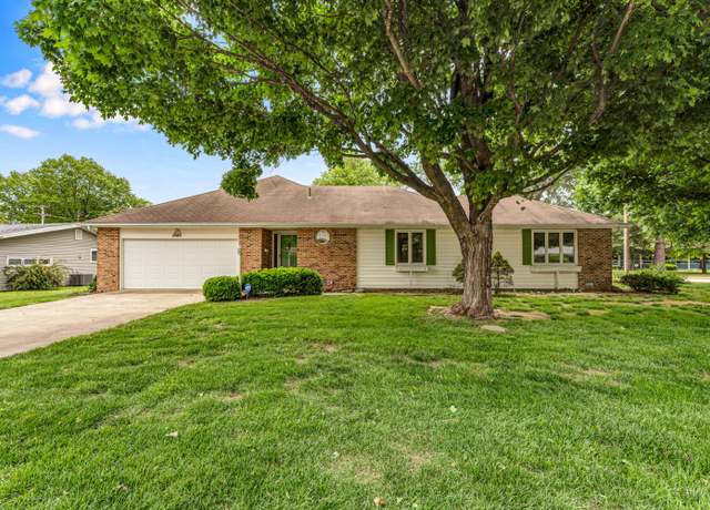 Property at 2140 E Claiborne St, Springfield, MO 65804, 3 beds, 2.5 baths