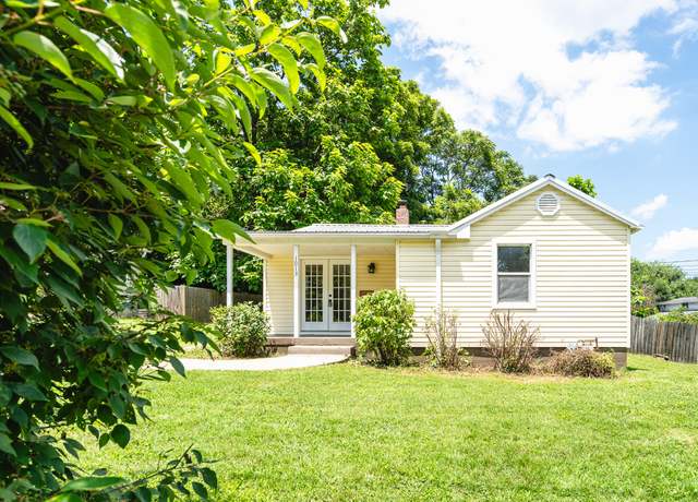 Property at 1013 Woodland Ave, West Plains, MO 65775, 2 beds, 1.5 baths