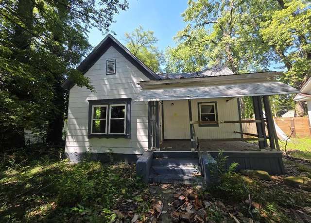 Property at 1025 W Scott St, Springfield, MO 65802, 2 beds, 1 bath