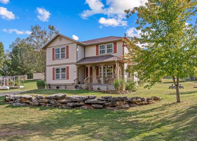 Property at 1208 E Lark St, Ozark, MO 65721, 5 beds, 3.5 baths