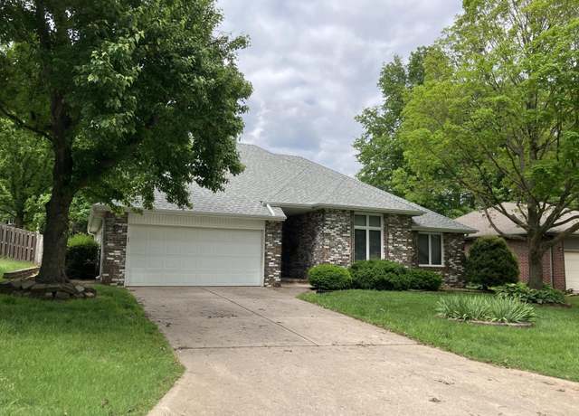 Property at 3735 W Edgewood St, Springfield, MO 65807, 3 beds, 2 baths