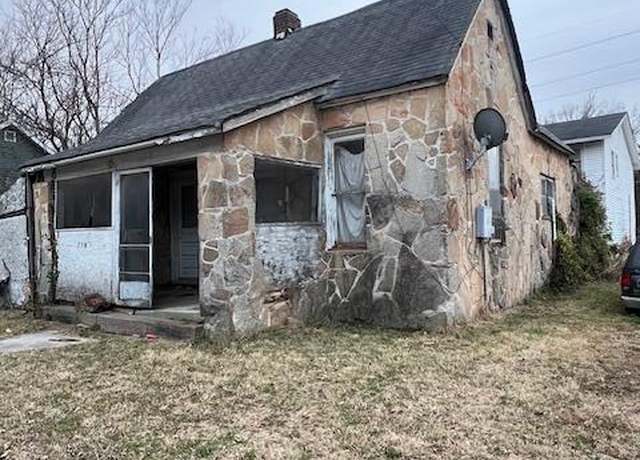 Property at 730 E Garfield St, Springfield, MO 65803, 2 beds, 1 bath