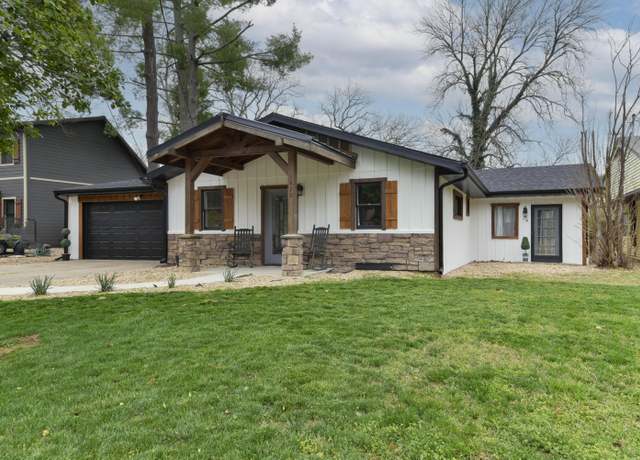 Property at 1428 Acacia Club Rd, Hollister, MO 65672, 4 beds, 2 baths