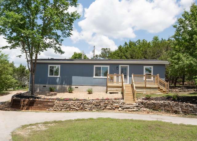 Property at 424 Plaza Dr, Branson, MO 65616, 3 beds, 2 baths