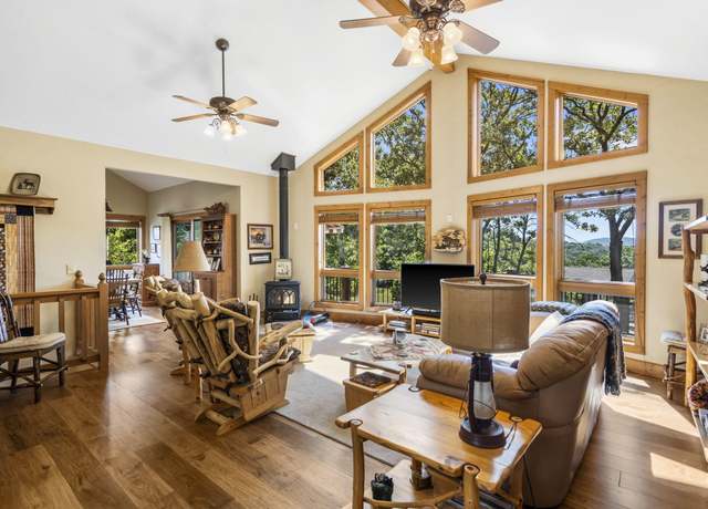 Property at 692 Indian Valley Rd, Reeds Spring, MO 65737, 4 beds, 2.5 baths
