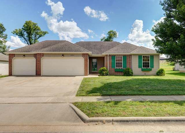 Property at 4804 W Skyler Dr, Springfield, MO 65802, 3 beds, 2 baths