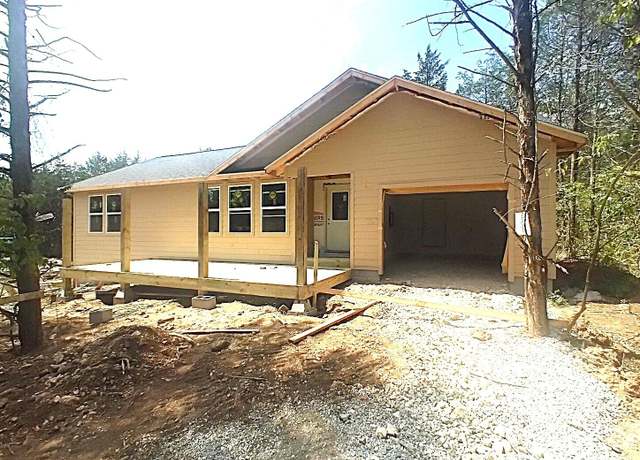 Property at 327 S Millwood St, Shell Knob, MO 65747, 2 beds, 2 baths