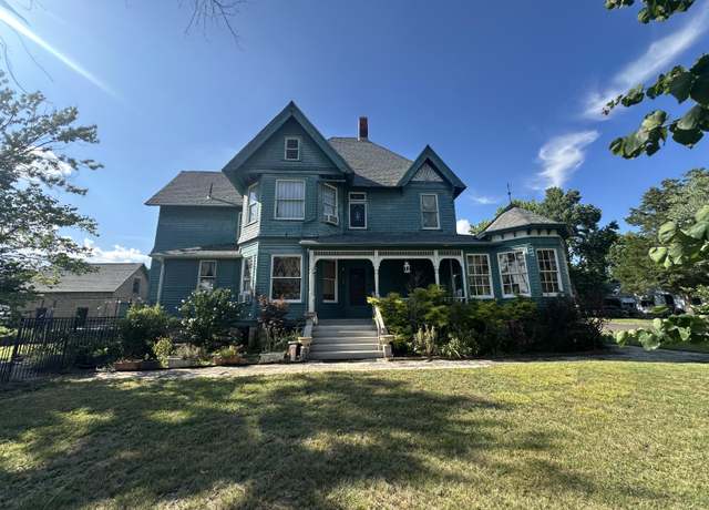 Property at 500 5th St, Monett, MO 65708, 5 beds, 3 baths