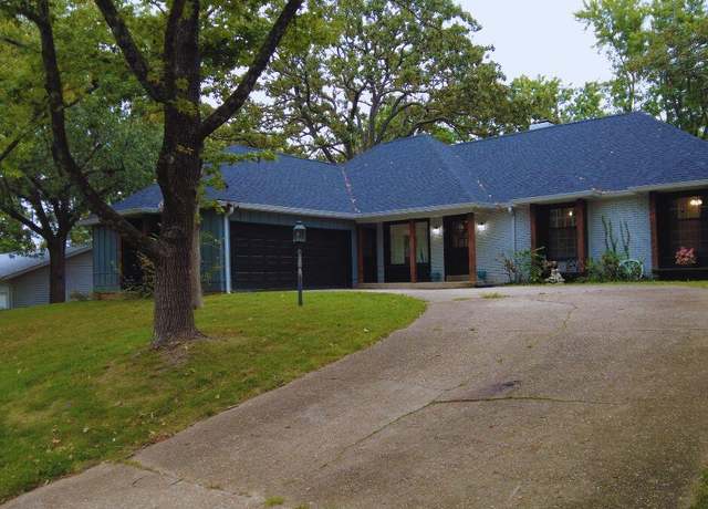 Property at 809 Cedar Hill Ct, Rolla, MO 65401, 4 beds, 3 baths