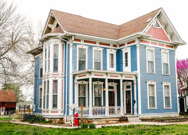 Property at 505 N Walnut St, Pierce, MO 65723, 3 beds, 3 baths