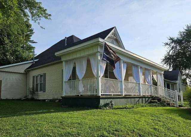Property at 110 W Hickory St, El Dorado Springs, MO 64744, 3 beds, 3 baths