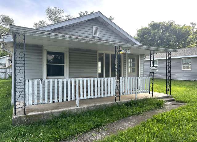 Property at 2609 W Lombard St, Springfield, MO 65802, 2 beds, 1 bath