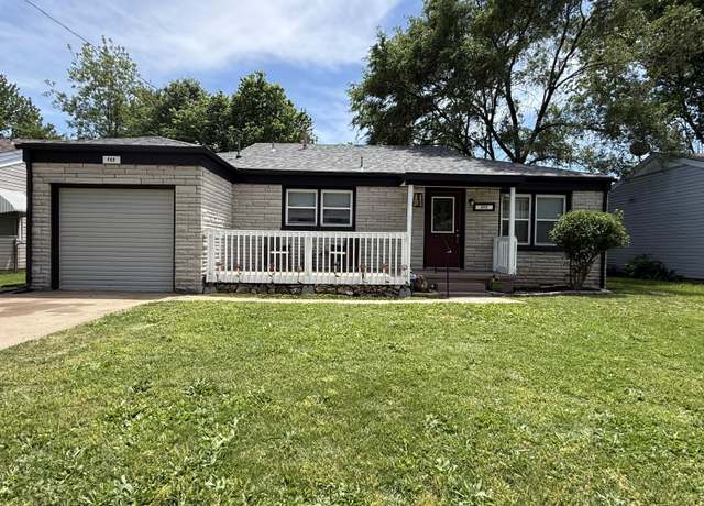Property at 302 E Lindberg St, Springfield, MO 65807, 3 beds, 1 bath