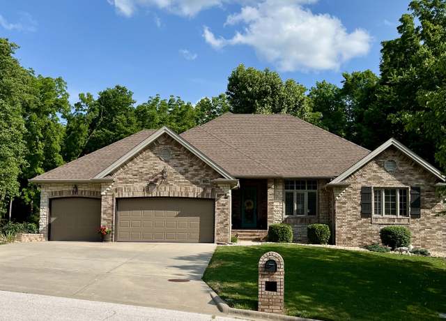 Property at 2316 E Amory Ct, Springfield, MO 65804, 4 beds, 2.5 baths