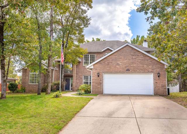 Property at 246 Country Bluff Dr, Branson, MO 65616, 4 beds, 2.5 baths