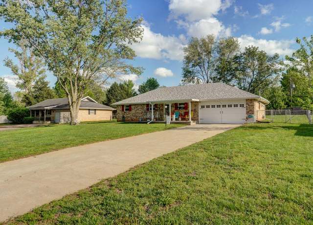 Property at 4232 W La Siesta Pl, Springfield, MO 65802, 3 beds, 2 baths