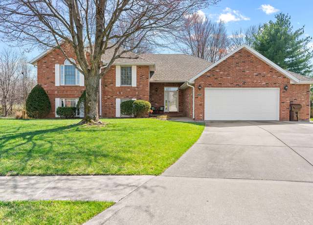 Property at 5285 S Clay Ave, Springfield, MO 65810, 4 beds, 3 baths