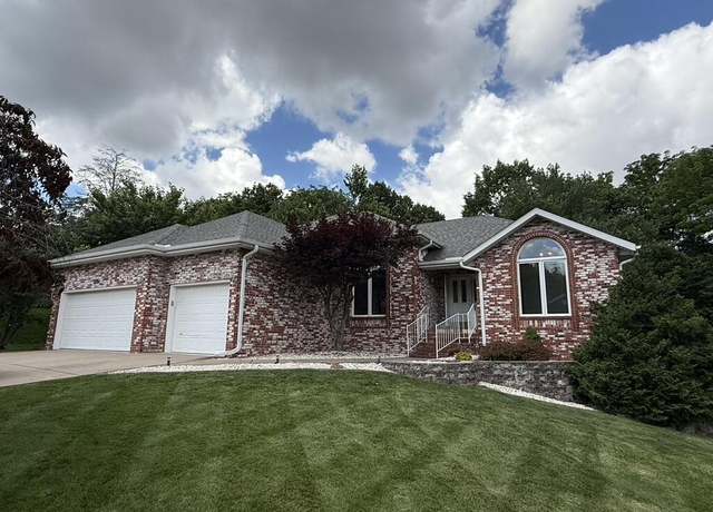 Property at 5135 S Clay Ave, Springfield, MO 65810, 5 beds, 3 baths