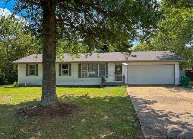 Property at 610 Scott St, Willow Springs, MO 65793, 3 beds, 2 baths