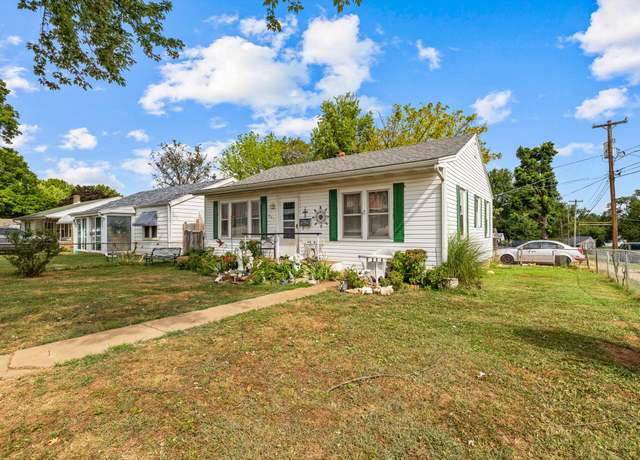 Property at 901 W Portland St, Springfield, MO 65807, 3 beds, 1 bath