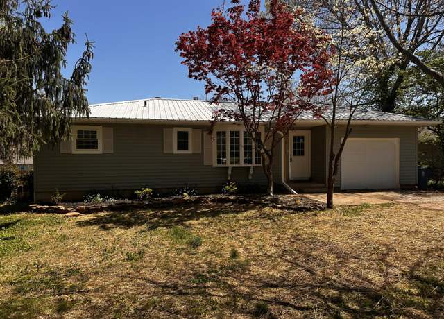 Property at 304 N Dogwood St, Strafford, MO 65757, 4 beds, 2.5 baths