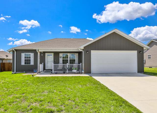 Property at 760 W Stewart St, Bolivar, MO 65613, 3 beds, 2 baths