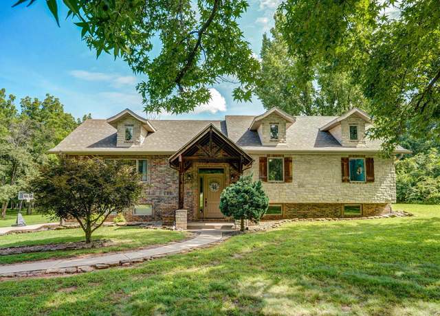 Property at 623 E Weaver Rd, Springfield, MO 65810, 4 beds, 3.5 baths