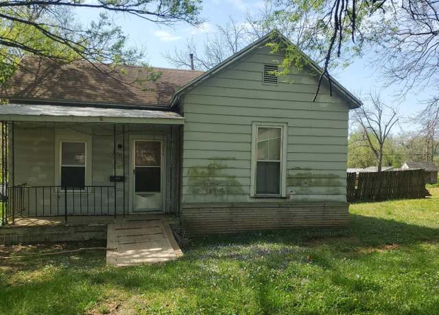 Property at 2900 W Lombard St, Springfield, MO 65802, 2 beds, 1 bath