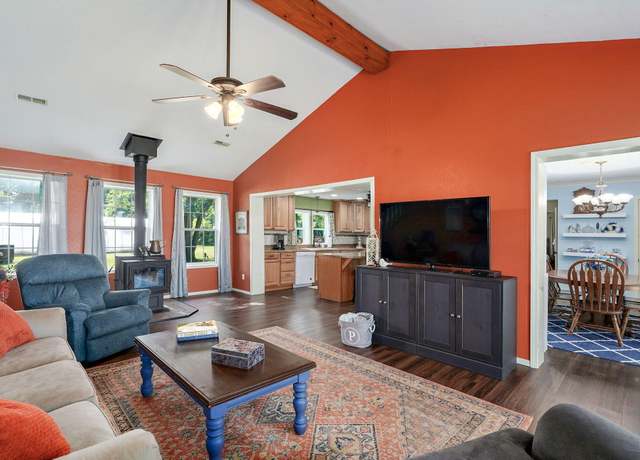 Property at 12655 Lawrence 2155, Mt Vernon, MO 65712, 3 beds, 2.5 baths