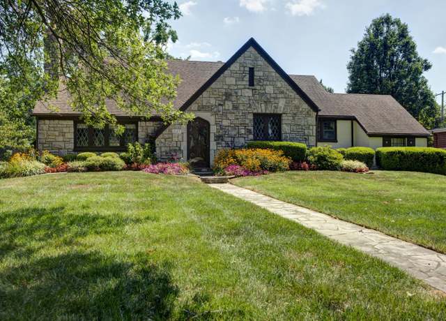 Property at 1056 E University St, Springfield, MO 65807, 2 beds, 2 baths